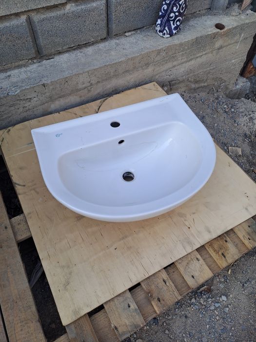 Раковины новые срочно продам