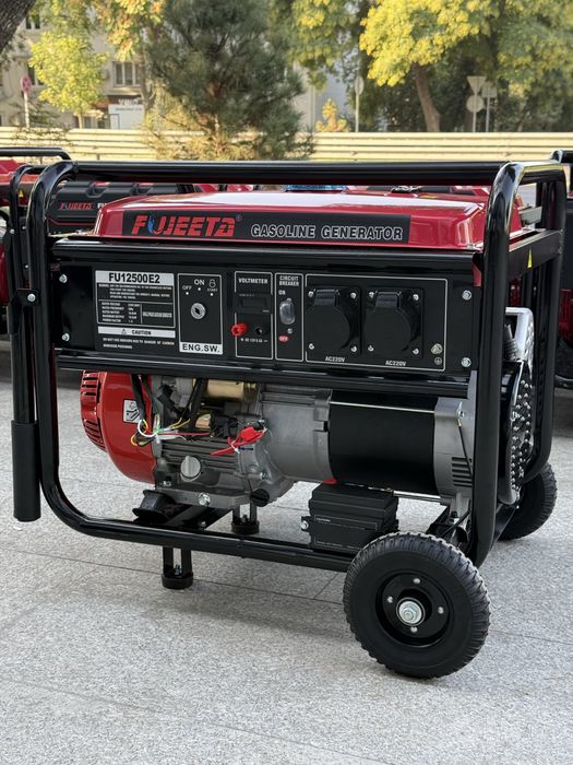 Generator FUJJETA 12 220V GAZ BEZIN