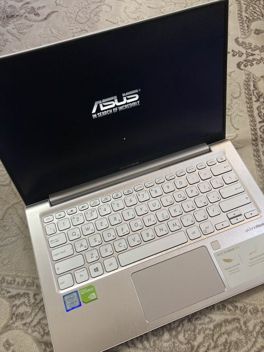 Asus vivobook.