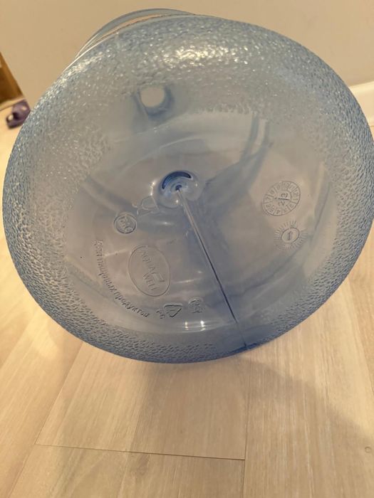 Продам 19 литровые бутыли