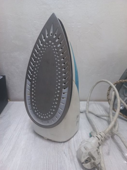 Продается паровой утюг