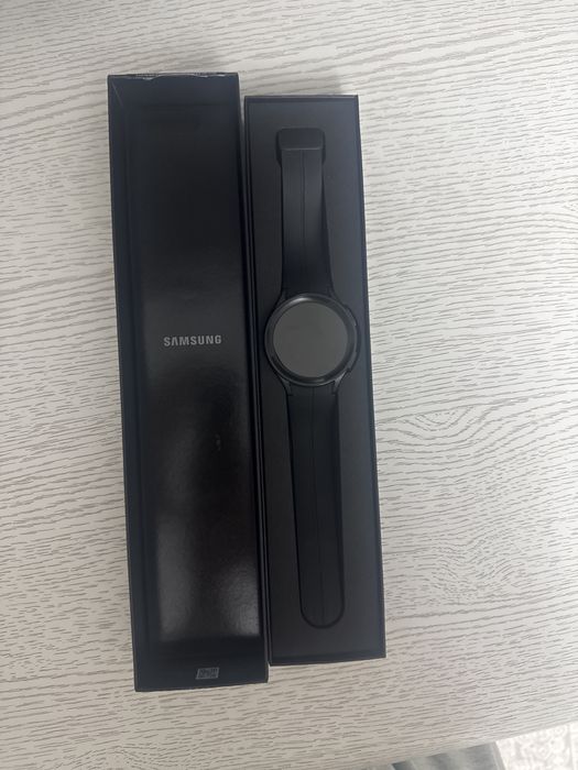 Продаю Galaxy Watch 5 pro