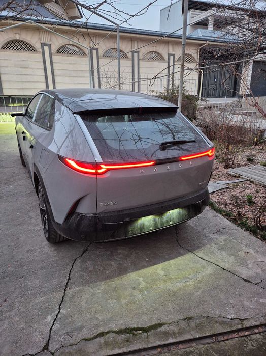 Mazda EZ-60 2025 Hybrid  200 Max