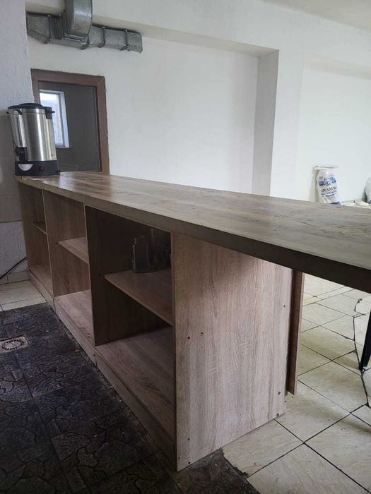 ресепшен и столешница стол