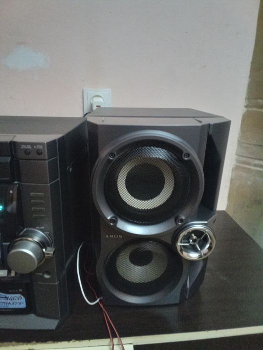 СРОЧНО! Музыкальный центер в отличном состоянте