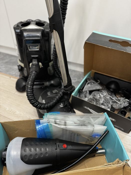 Пылесос Ritello R2+ Premium черный