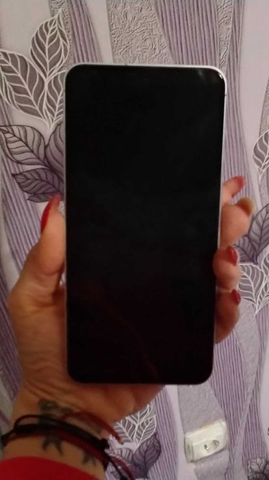 Samsung Galaxy S24 FE 256GB - Почти нов + аксесоари на стойност 370 лв