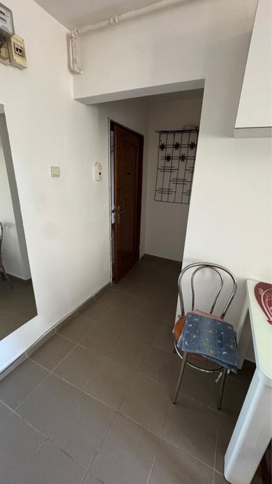 Inchiriez Apartament etaj 2