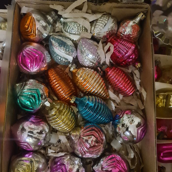 Елочные стеклянные игрушки