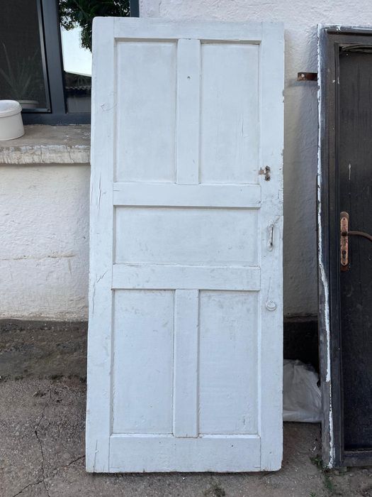 Двери входные и межкомнатные