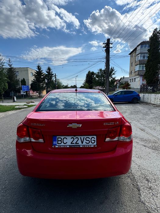 Vând Chevrolet Cruze LS