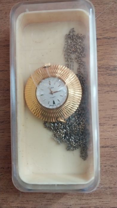 Часы кулон марки Чайка