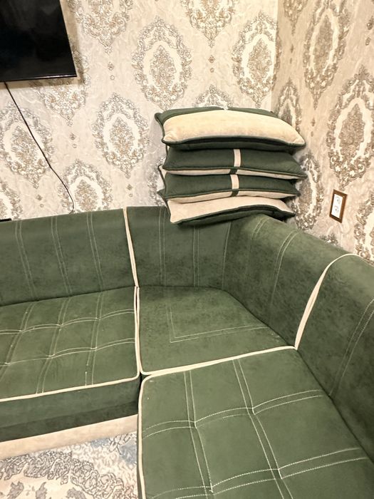 Divan 6 ta yostiqlari bn tegi ochladi stulchasi 2 ta narxi 3 mln