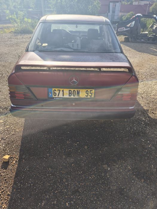 Vind Mercedes Benz