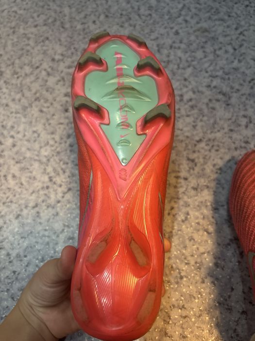 Продаю бутсы Nike за
