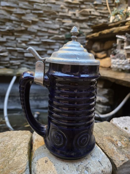 Halbă cu capac metal