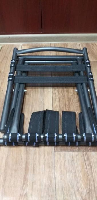 Стул раскладной со спинкой.