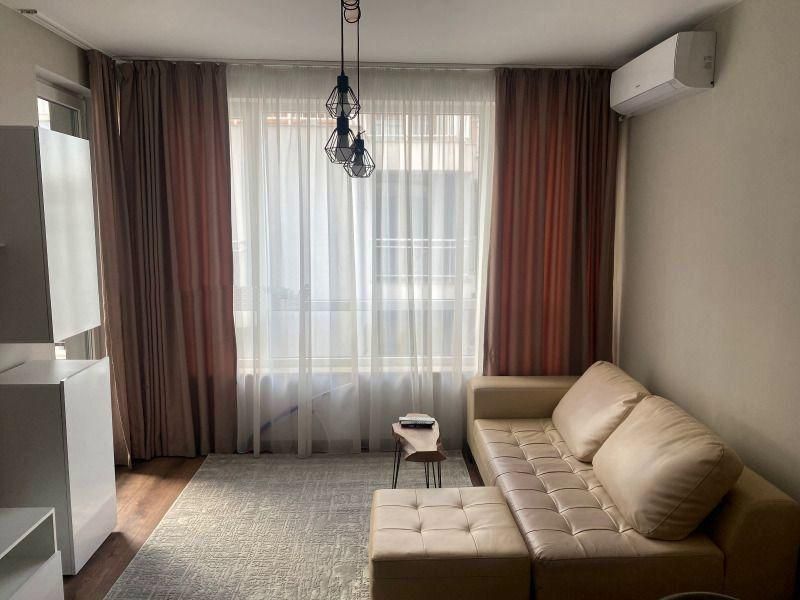 Дава се под наем Двустаен апартамент в София, Витоша - 55 кв.м за 727.77 € - Снимка #1