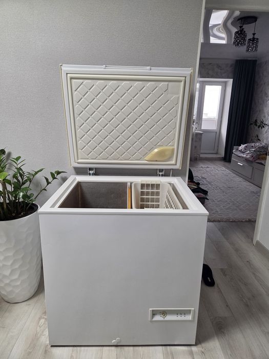 Продам Морозильник