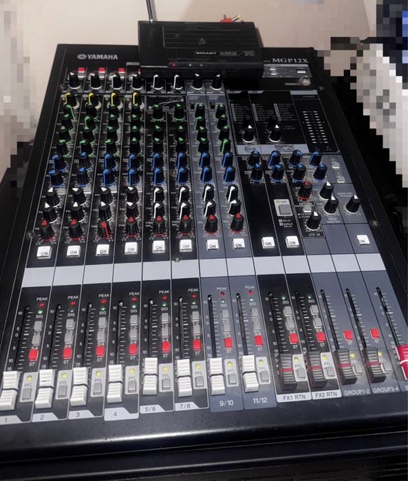 Музыкальный аппаратура. Комплект.