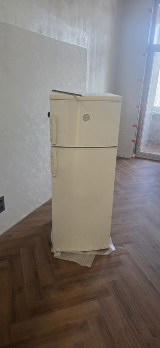 Срочно продаю холодильник