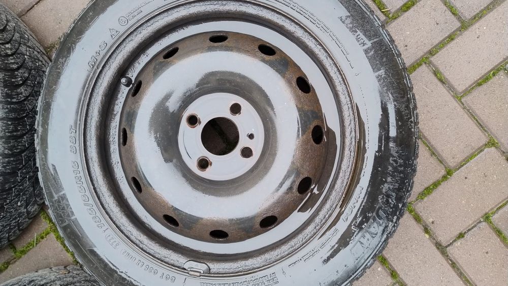 Jante cu anvelope Dacia Logan 4 x 100 185 65 15 m + s