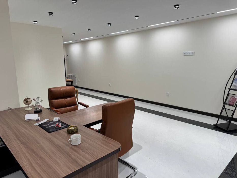 Офис Ц-1 Street 77  65 м2