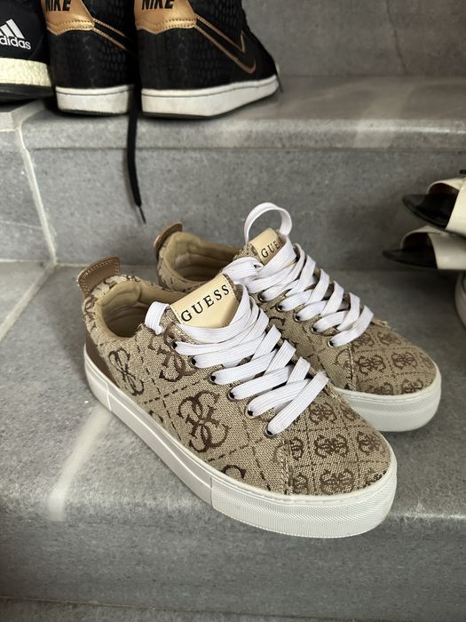 Чисто нови дамски обувки Guess