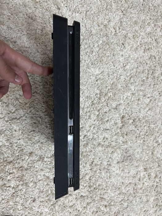 Playstation 4 slim