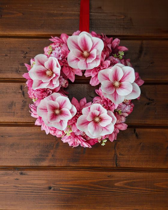 coroniță cu flori de magnolie