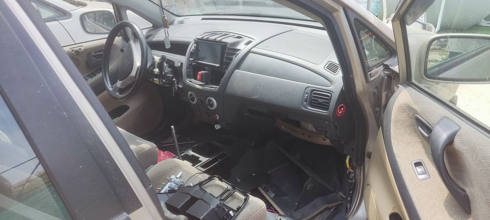 Suzuki liana 1,6 4x4 на части