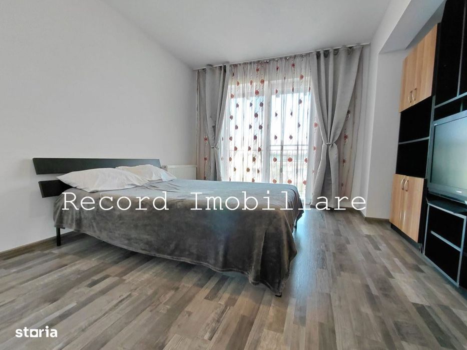 Apartament 3 camere, 2 balcoane, parcare privata Floresti str.Florilor