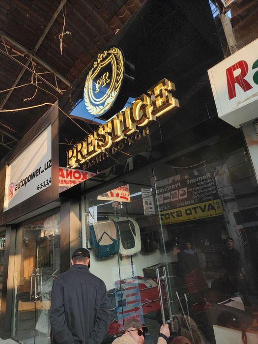 Reklama xizmati baner 3D harflar