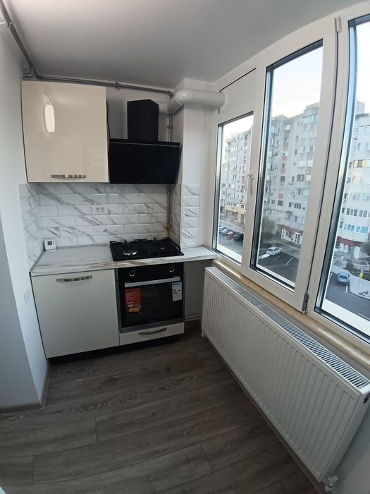 PERSOANĂ PRIVATĂ ÎNCHIRIEZ apartament 2 camere decomandat , 54 mp , Constanța, zona Dezrobirii.