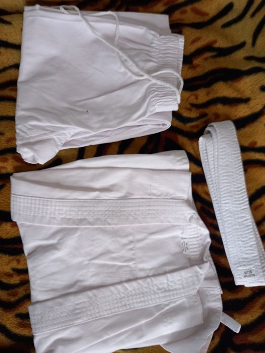 Кимоно новое для ребёнка 8 - 9 лет