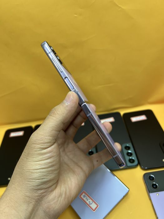 Samsung z flip 4 8/256Gb  duos 90 kun garyantta