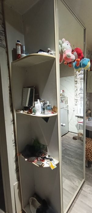 Продам шкаф в коридор