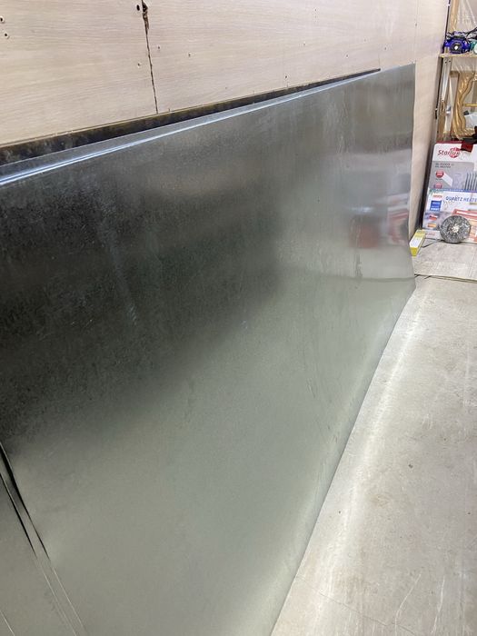 металлический листь