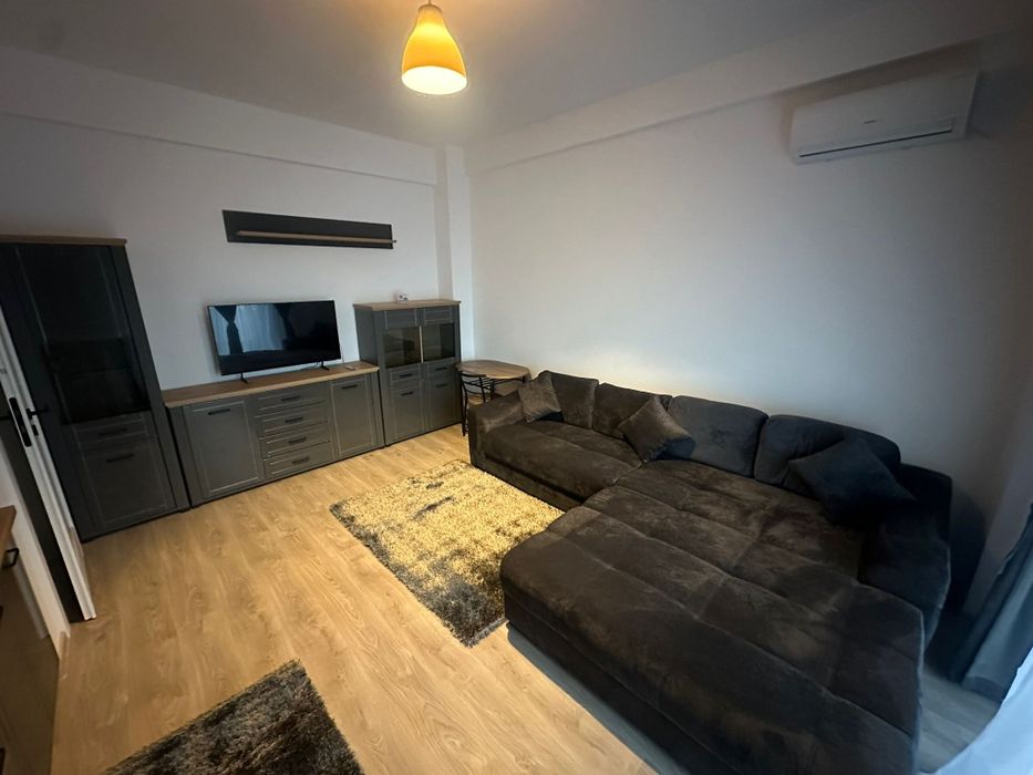 Proprietar Închiriez apartament 2 camere Nou