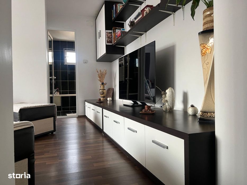 Vand apartament 3 camere