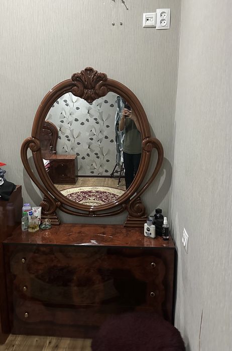 Спальный гарнитур