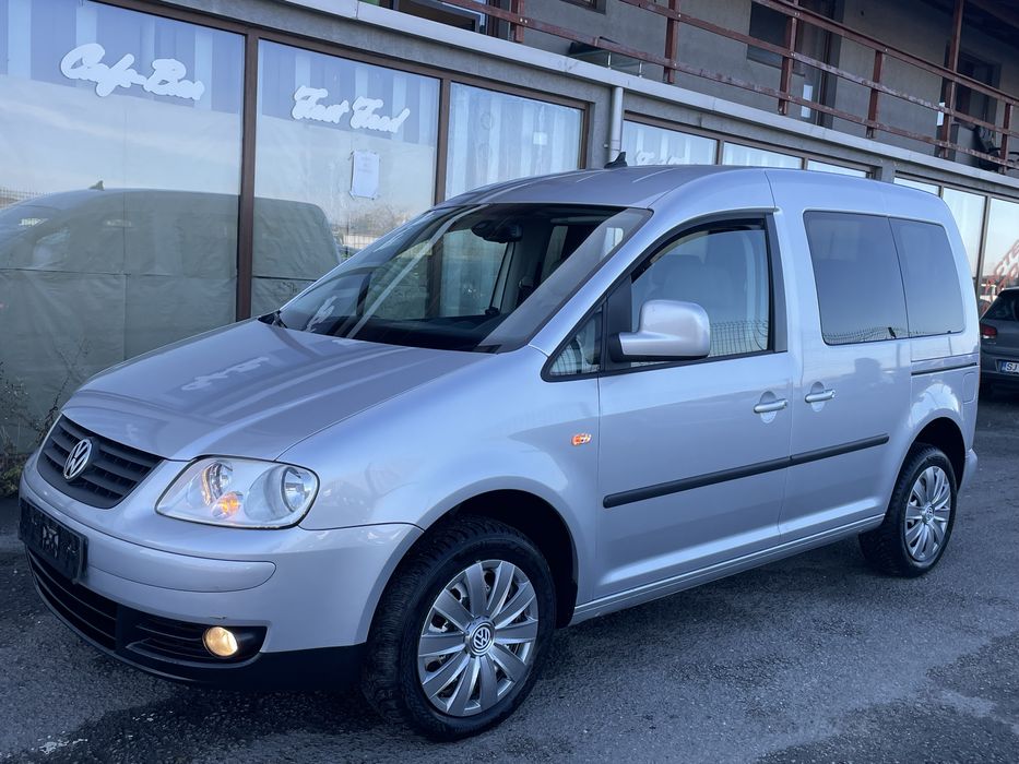 VW Caddy LIFE 2.0TDI 140CP 2010*Masina fara gram de rugina IMPECABILA*