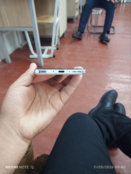 OnePlus 13.  12/256