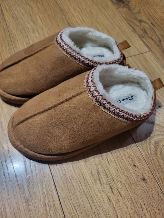 Papucei de casă Moon Cake 33