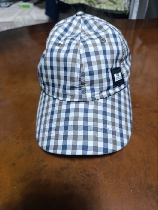 Продам кепку оригинальную Weekend offender