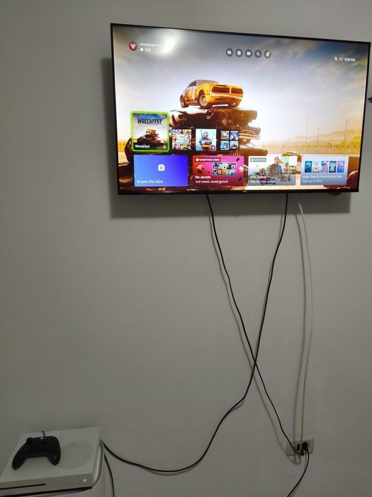 Xbox One S + controller Series S/X + GTA 5 & FIFA