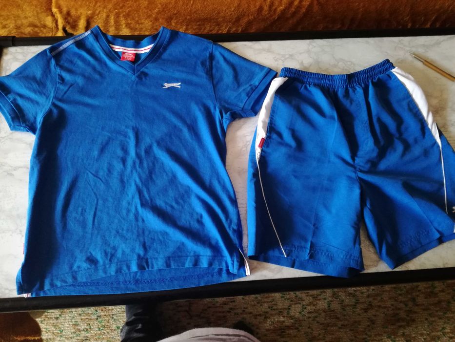 Продавам детски комплект(синьо-бял) -Slazenger original