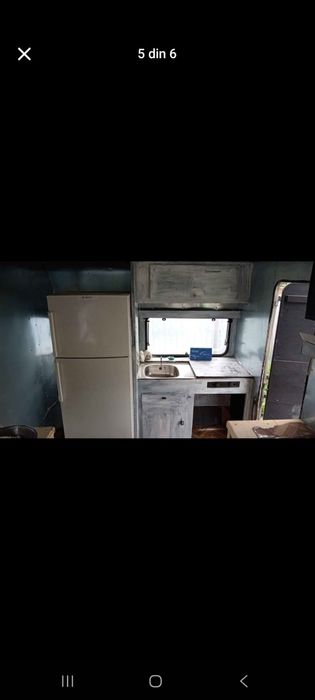 Vând schimb rulota fast food și cafenea