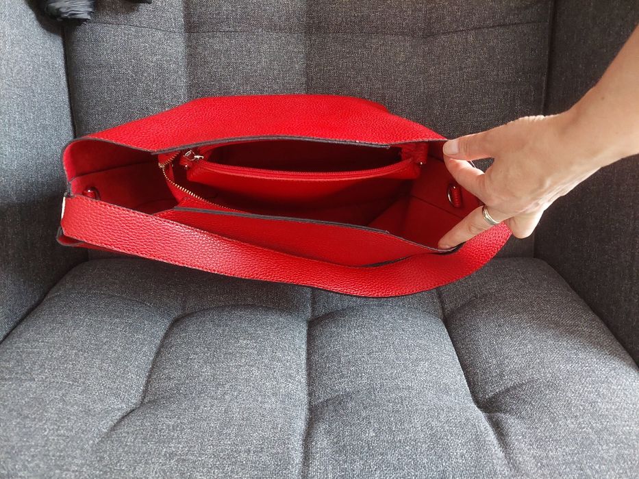 Geanta dama rosie Givenchy-se vând și separat