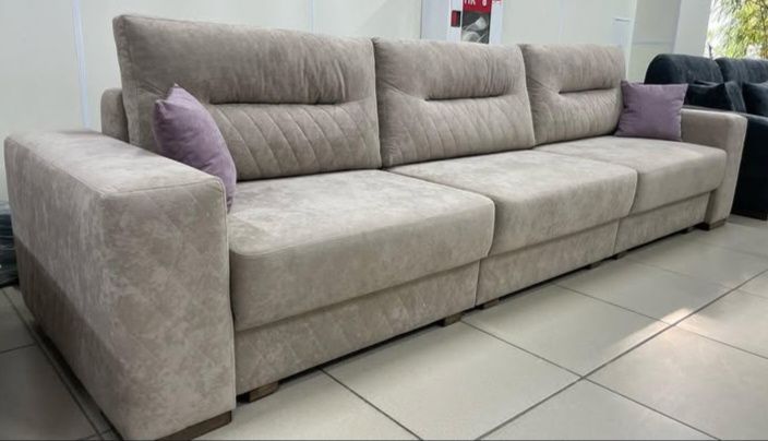 В отличном состоянии срочно продаётся диван 3.20. В идеальном состоя